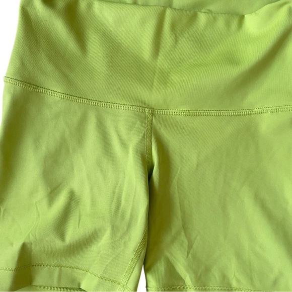 Cotopaxi Mariposa Womens Neon Green Biker Short I Size: XS - Picture 3 of 6